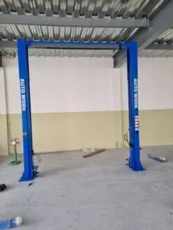 Cầu Nâng 2 Trụ Giằng Trên AUTOWORK